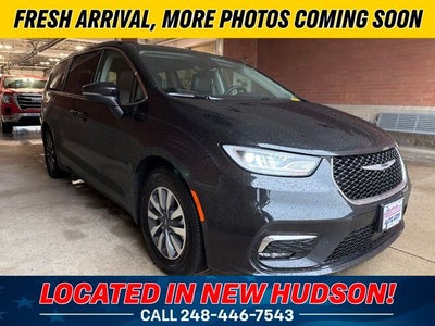 2023 Chrysler Pacifica Hybrid Touring L