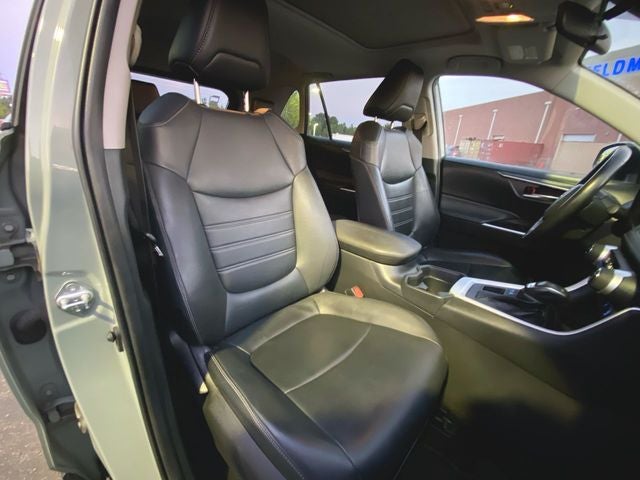 2020 Toyota RAV4 XLE Premium