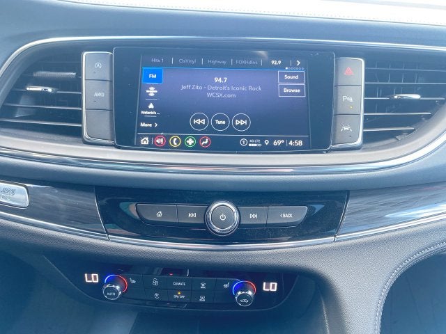 2024 Buick Enclave Essence
