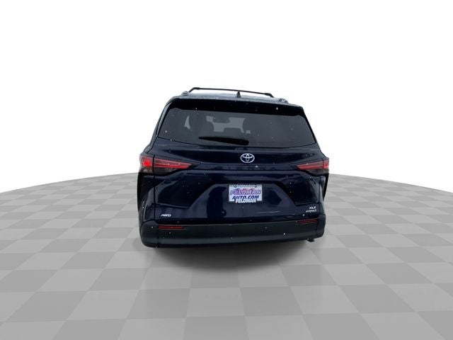 2022 Toyota Sienna XLE 7 Passenger