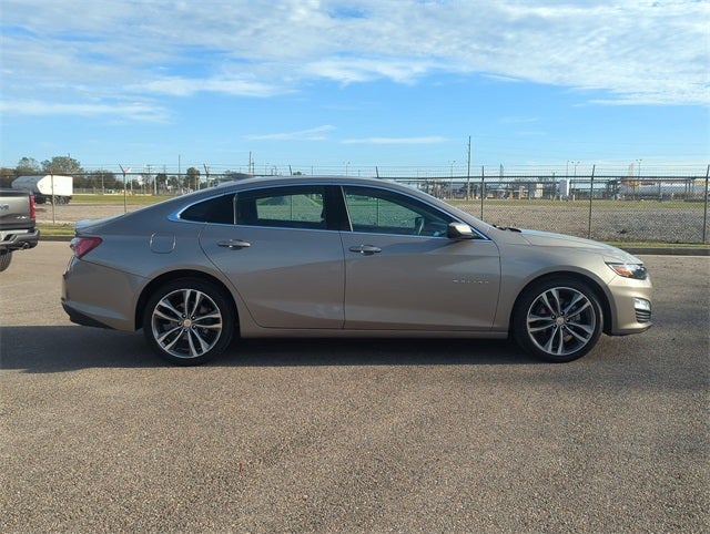 2022 Chevrolet Malibu FWD LT