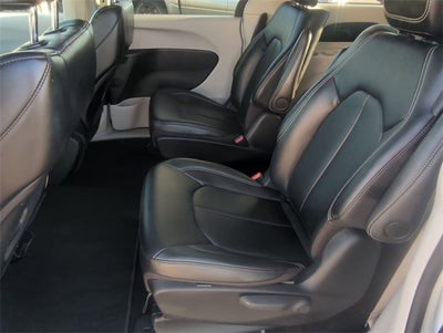 2024 Chrysler Pacifica Hybrid Select