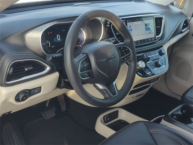 2024 Chrysler Pacifica Hybrid Select