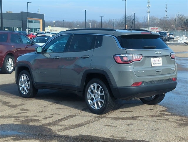 2023 Jeep Compass Latitude Lux FWD