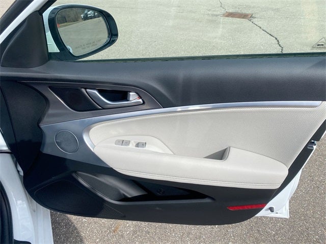 2024 Genesis G70 2.5T