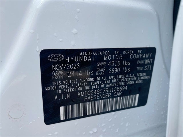 2024 Genesis G70 2.5T