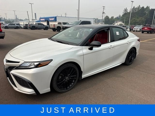 2022 Toyota Camry Hybrid XSE