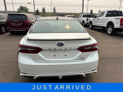 2022 Toyota Camry Hybrid XSE