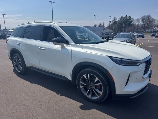 2022 INFINITI QX60 LUXE