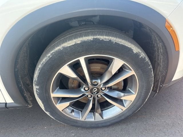 2022 INFINITI QX60 LUXE