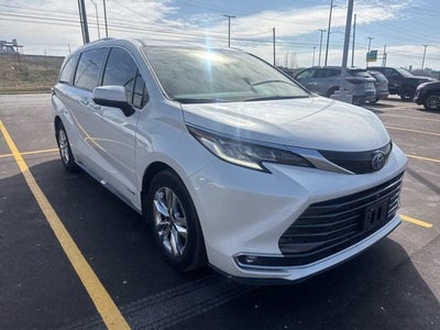 2021 Toyota Sienna XLE