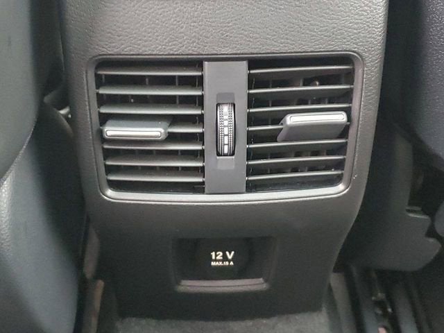 2017 INFINITI QX30 Premium