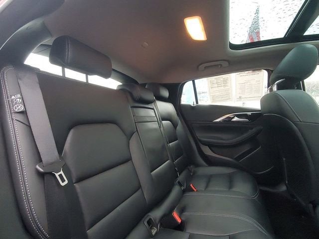 2017 INFINITI QX30 Premium