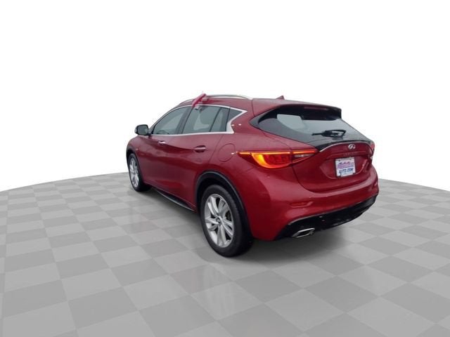 2017 INFINITI QX30 Premium