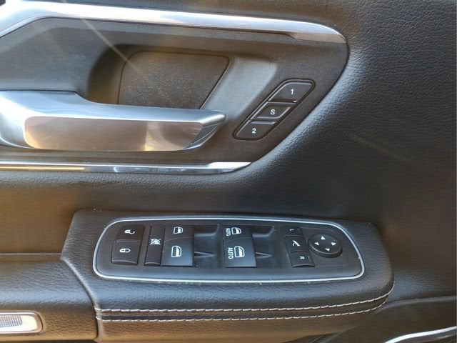 2022 RAM 1500 Laramie Crew Cab 4x4 5'7" Box