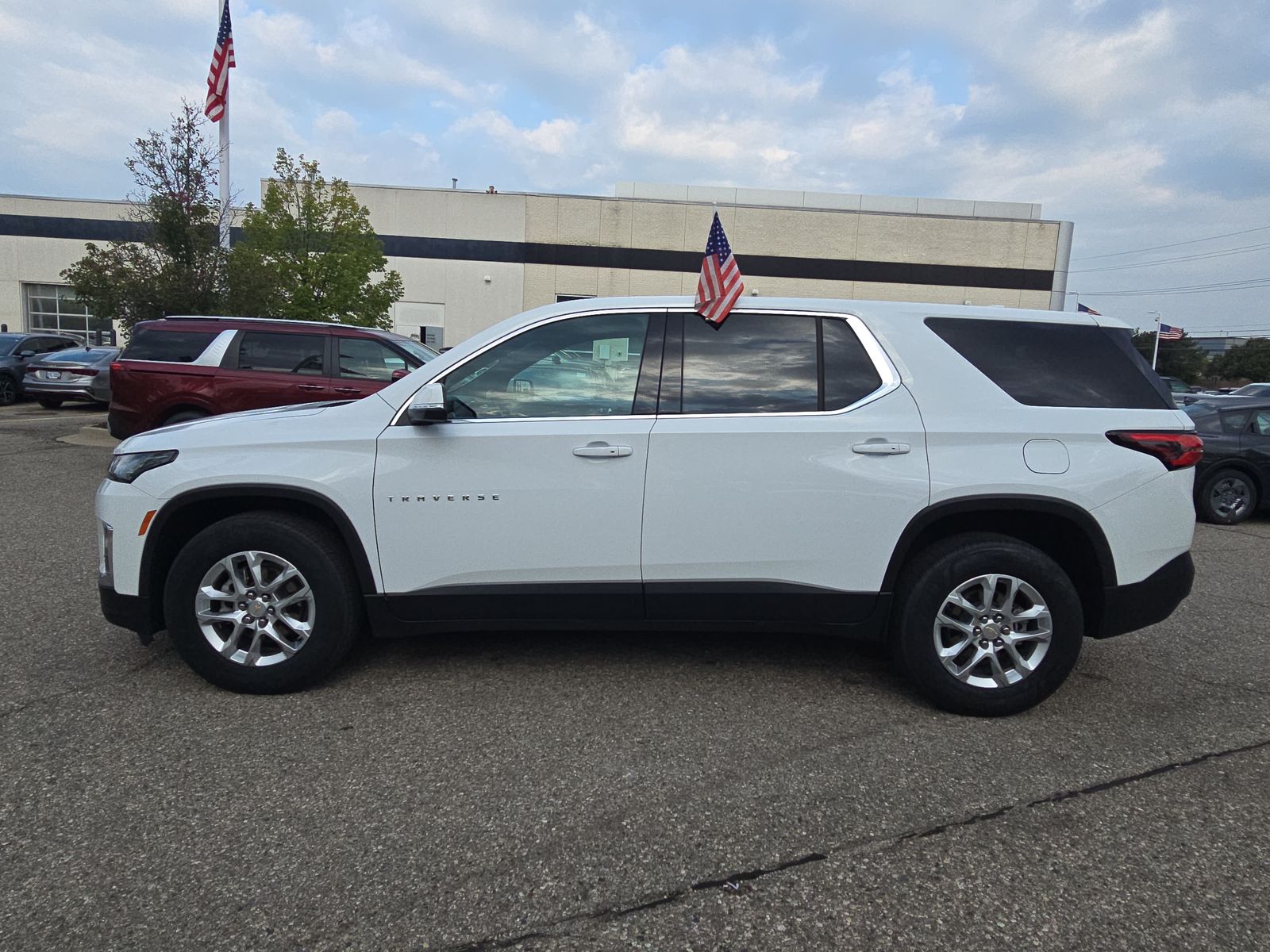 2023 Chevrolet Traverse LS