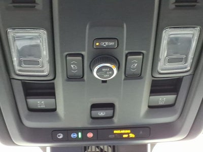 2025 Chevrolet Suburban RST