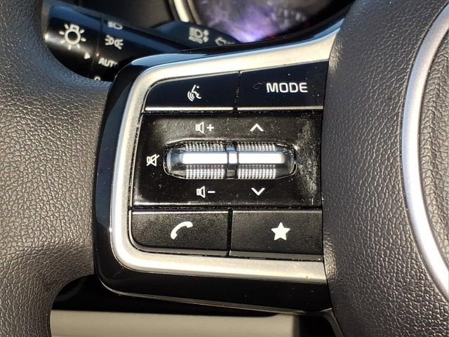 2023 Kia Carnival LX