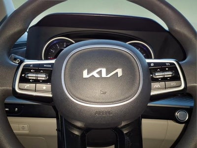 2023 Kia Carnival LX