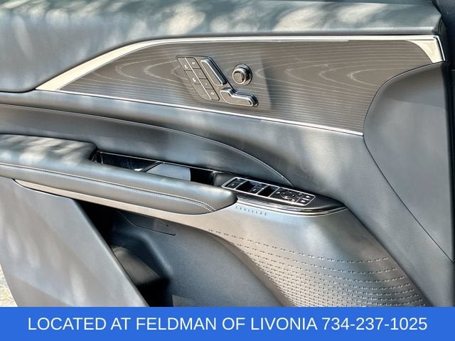 2024 Cadillac LYRIQ Luxury 1