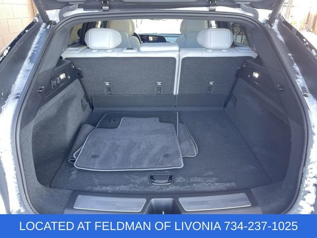 2024 Cadillac LYRIQ Luxury 2