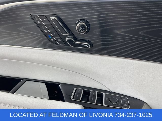 2024 Cadillac LYRIQ Luxury 2