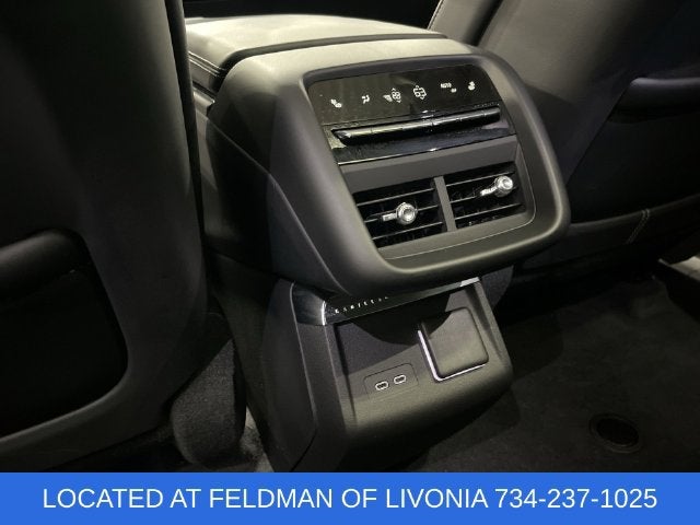 2024 Cadillac LYRIQ Luxury 3