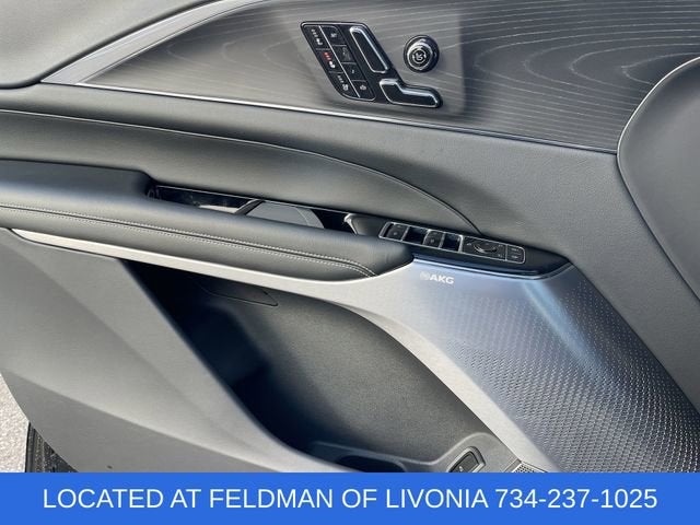 2024 Cadillac LYRIQ Sport 2