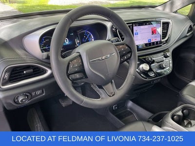 2024 Chrysler Pacifica Hybrid S Appearance Pkg