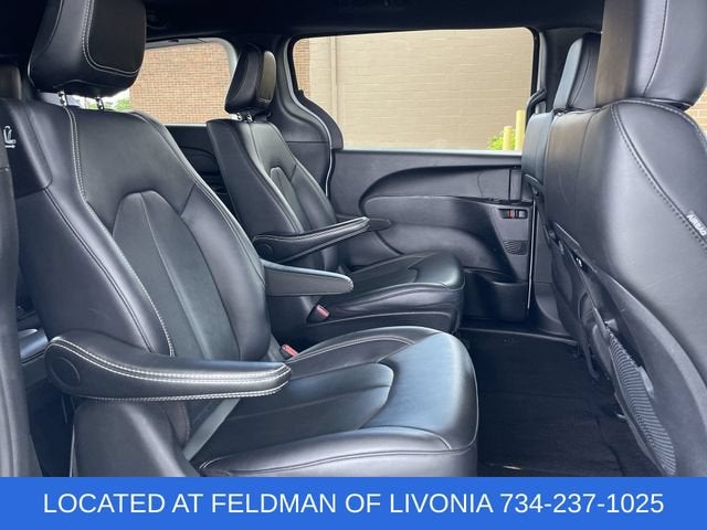 2024 Chrysler Pacifica Hybrid S Appearance Pkg