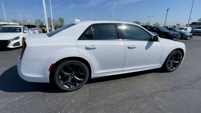 2022 Chrysler 300 Touring