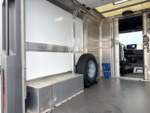2024 BrightDrop Zevo 400 Base