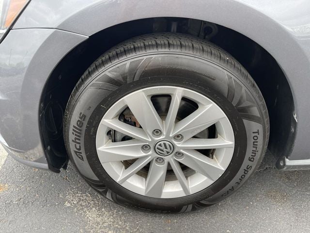 2019 Volkswagen Golf Base