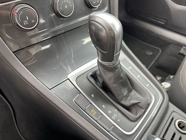 2019 Volkswagen Golf Base