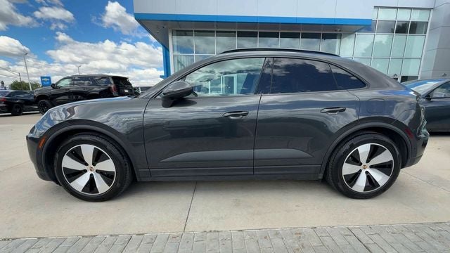 2024 Porsche Macan Electric 4