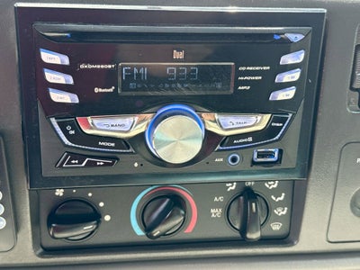 2004 Ford Super Duty F-350 SRW XL