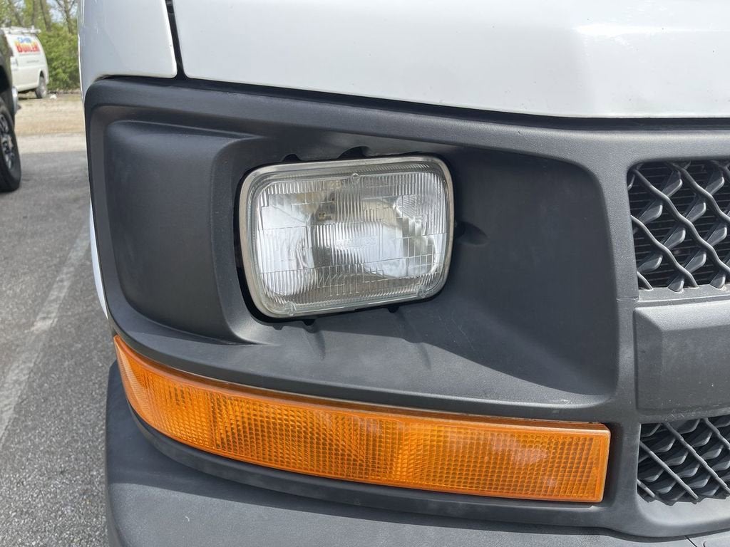 2014 Chevrolet Express Cutaway 3500 3500 Van 139