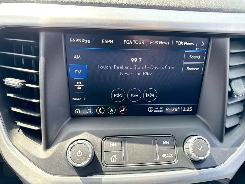 2023 GMC Acadia SLT