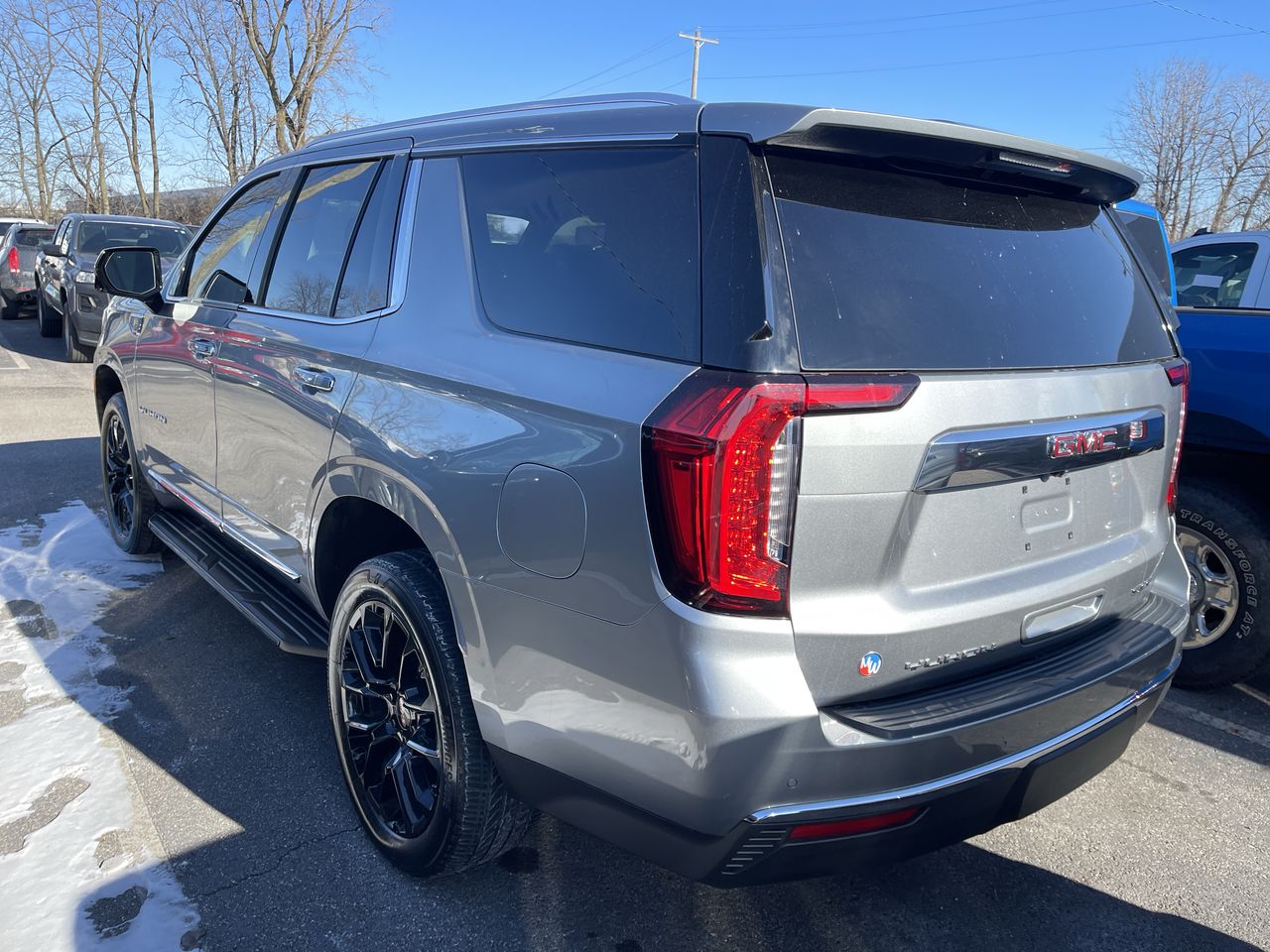 2023 GMC Yukon SLT