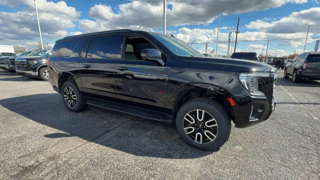 2022 GMC Yukon XL AT4