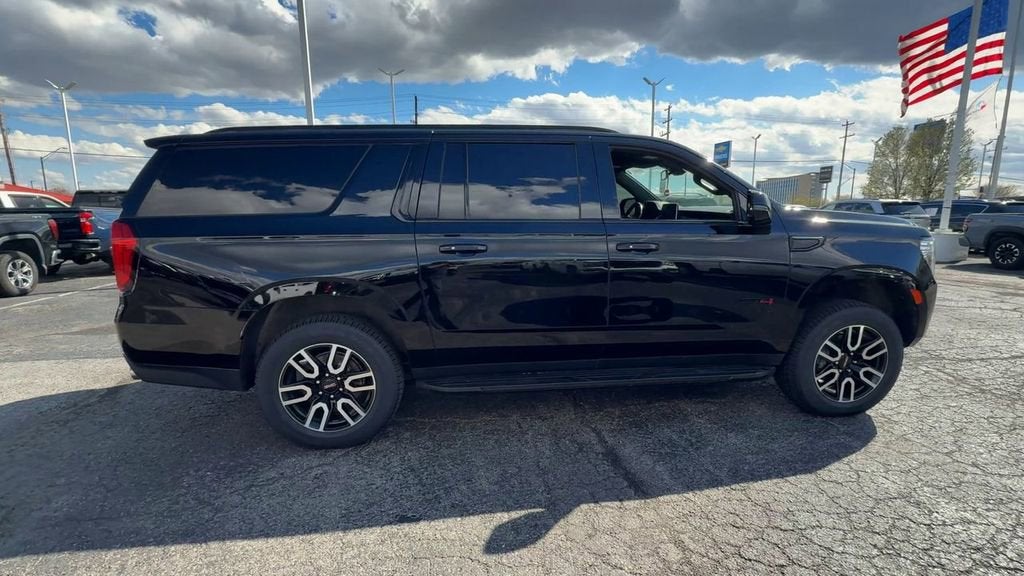 2022 GMC Yukon XL AT4