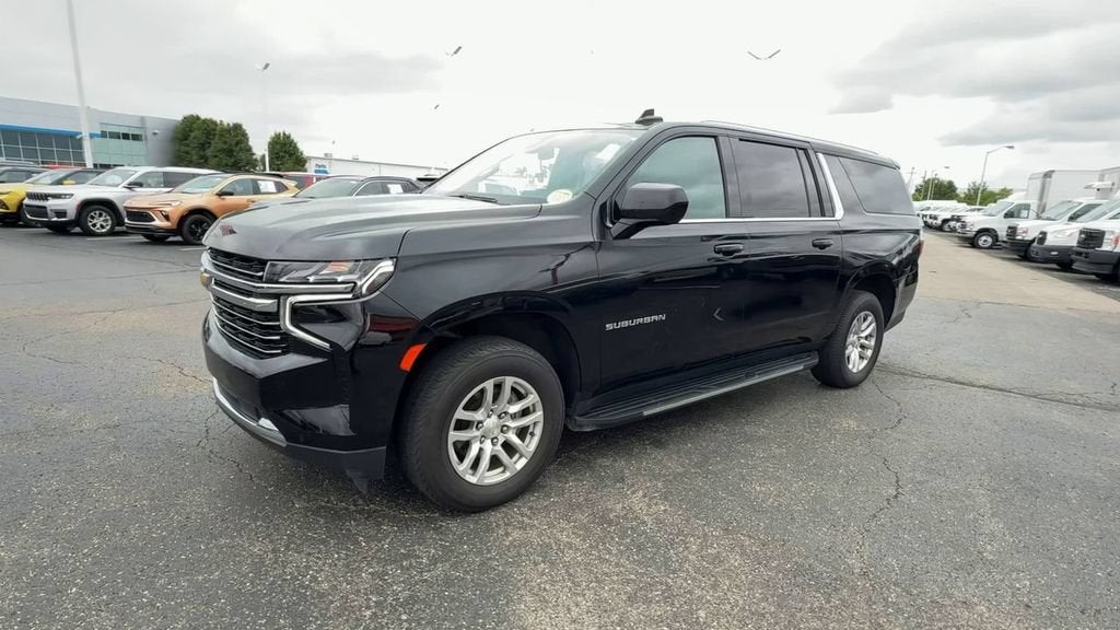 2023 Chevrolet Suburban LT