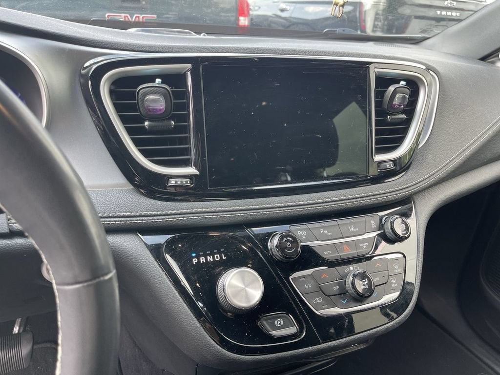 2022 Chrysler Pacifica Hybrid Touring L