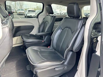 2023 Chrysler Pacifica Hybrid Limited