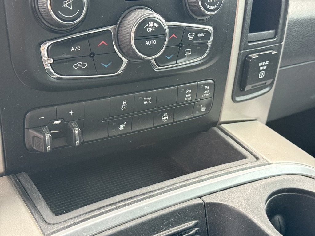 2017 RAM 1500 Big Horn Crew Cab 4x4 5'7" Box