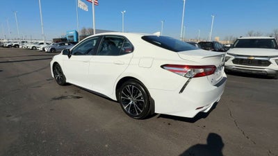 2020 Toyota Camry SE