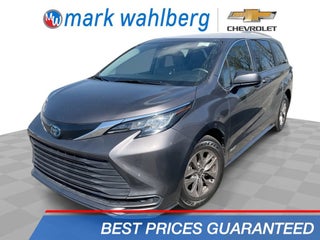 2021 Toyota Sienna LE
