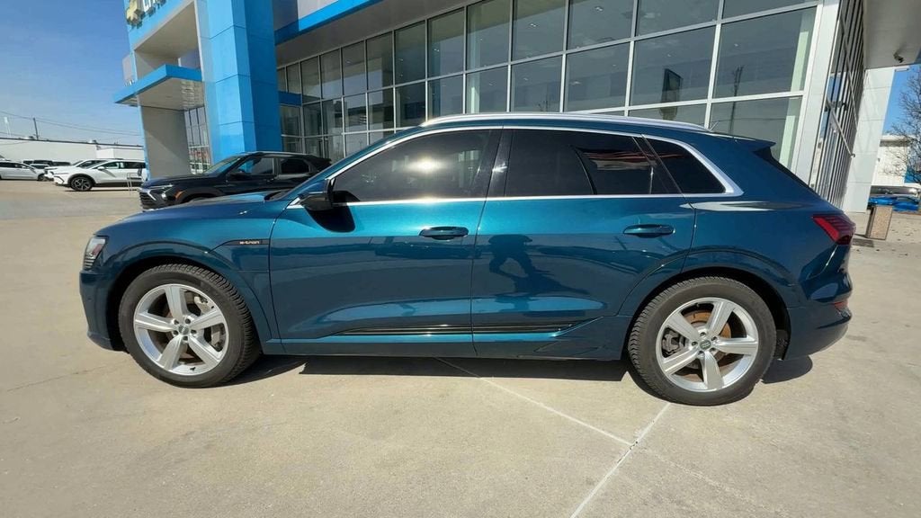 2019 Audi e-tron Premium Plus