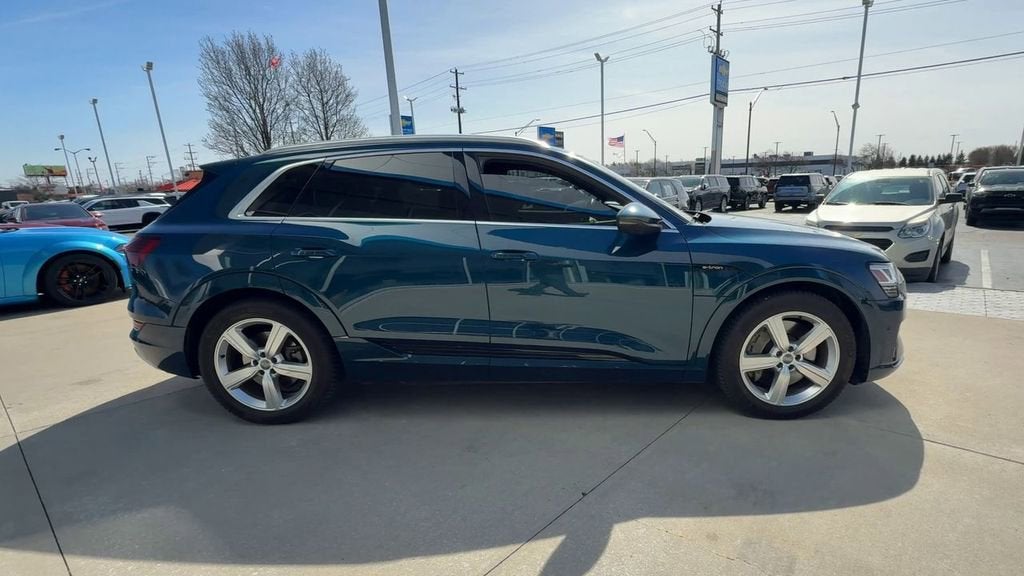 2019 Audi e-tron Premium Plus