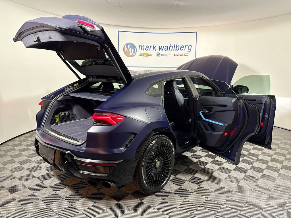 2025 Lamborghini Urus SE